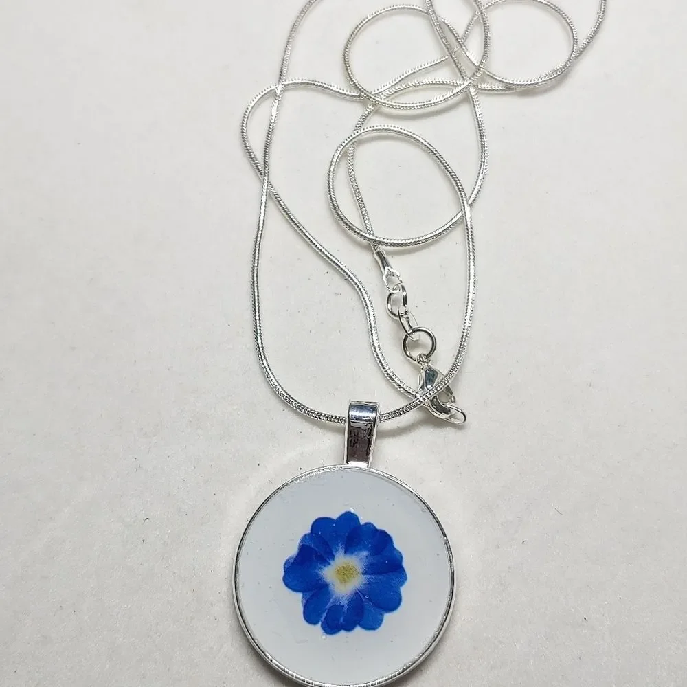 Necklace Silver Circle w/ Blue Flower